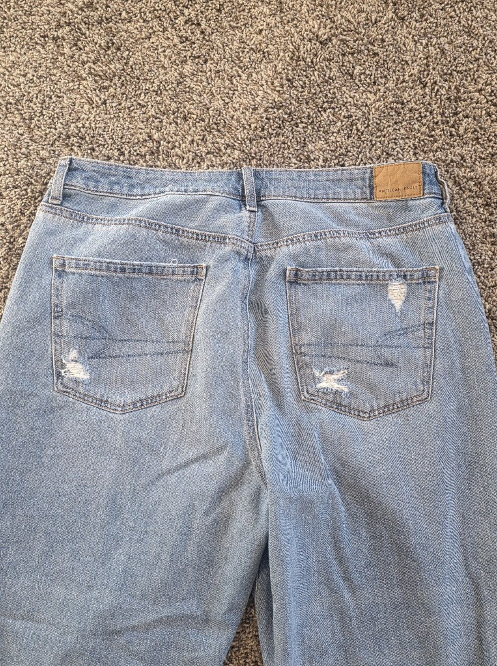 American Eagle Outfitters Light Blue Distressed Mom Jeans Size 14 Short - Picture 5 of 7